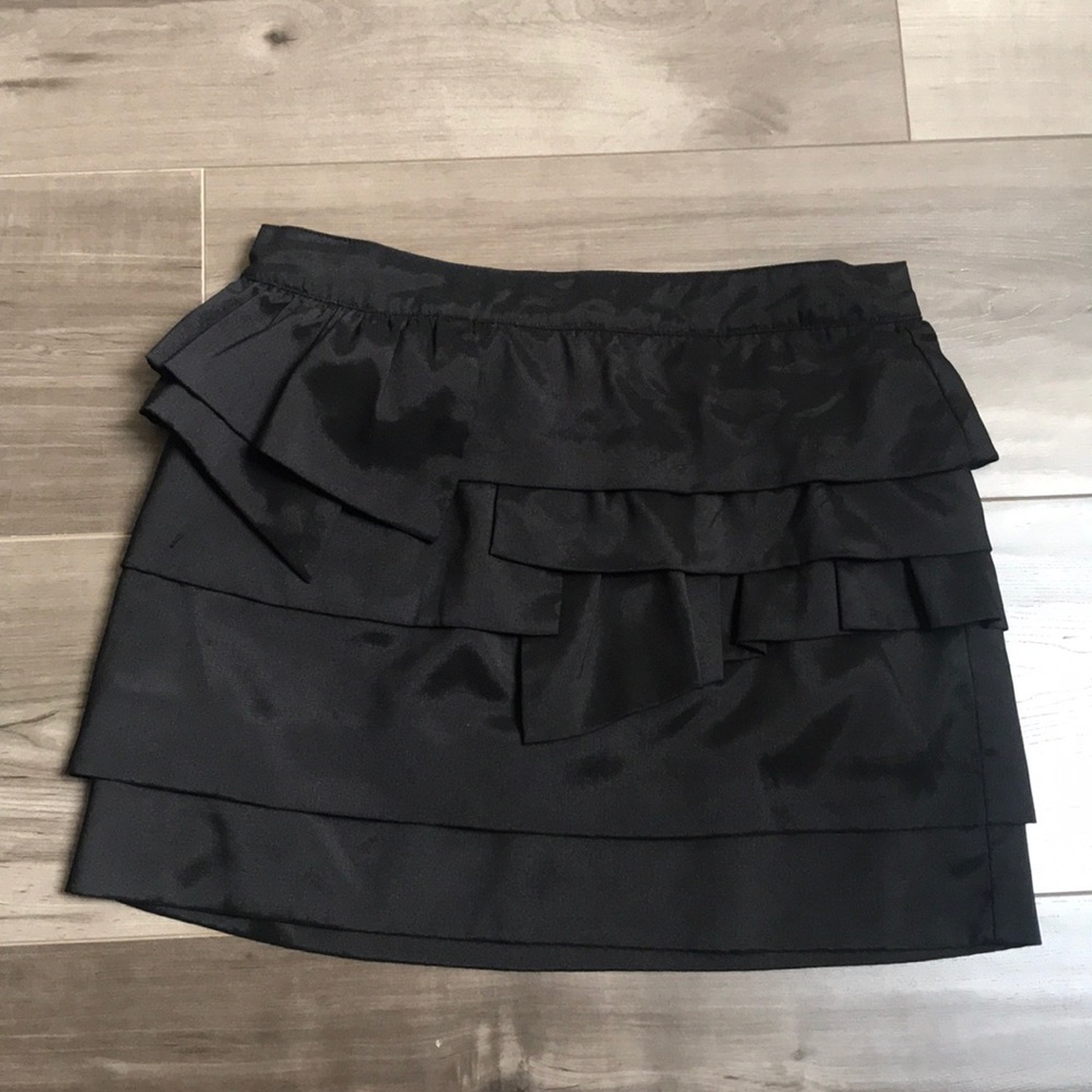Forever 21 super cute black skirt
